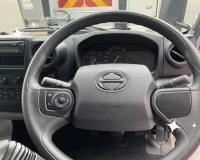 新しい車両の車内